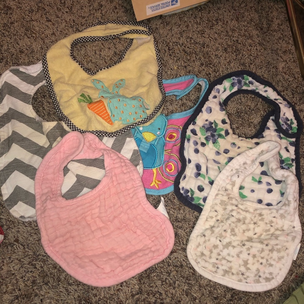 💓💓 Bundle of bibs